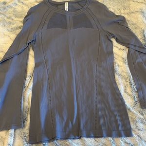 Athleta long sleeve top